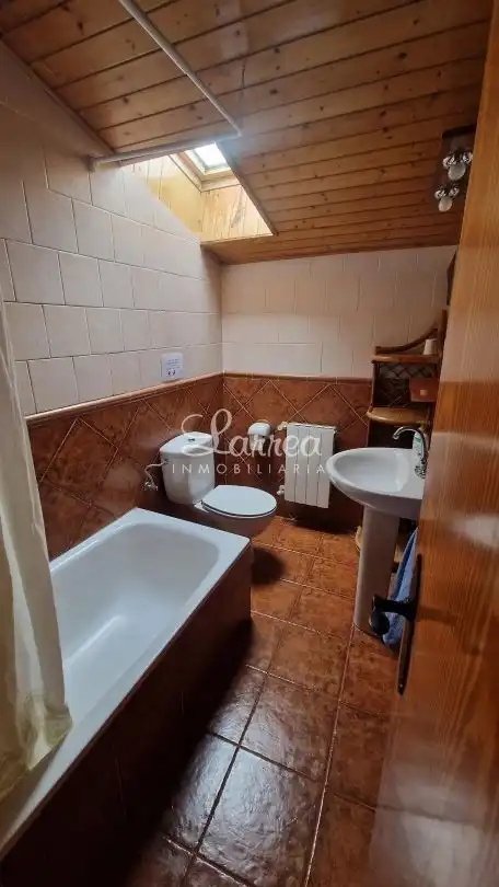 Baño de Finca rústica en venta en Zeanuri con Calefacción