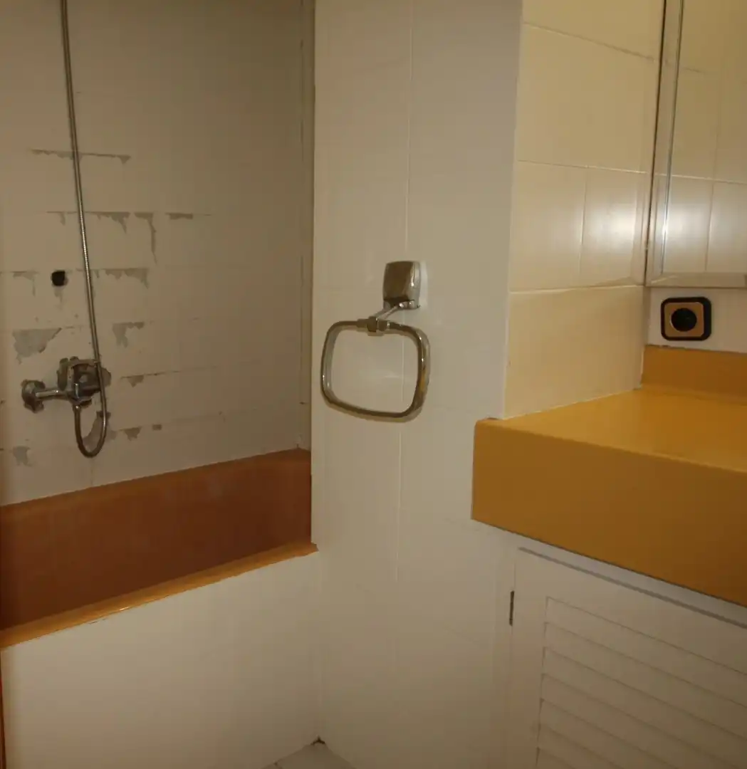 Badezimmer von Maisonette zum Verkauf in Figueres mit Heizung, Terrasse und Abstellraum