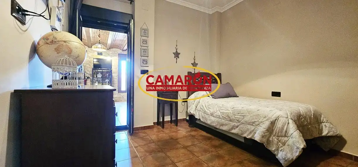 Dormitori de Casa o xalet en venda en Coria del Río amb Aire condicionat