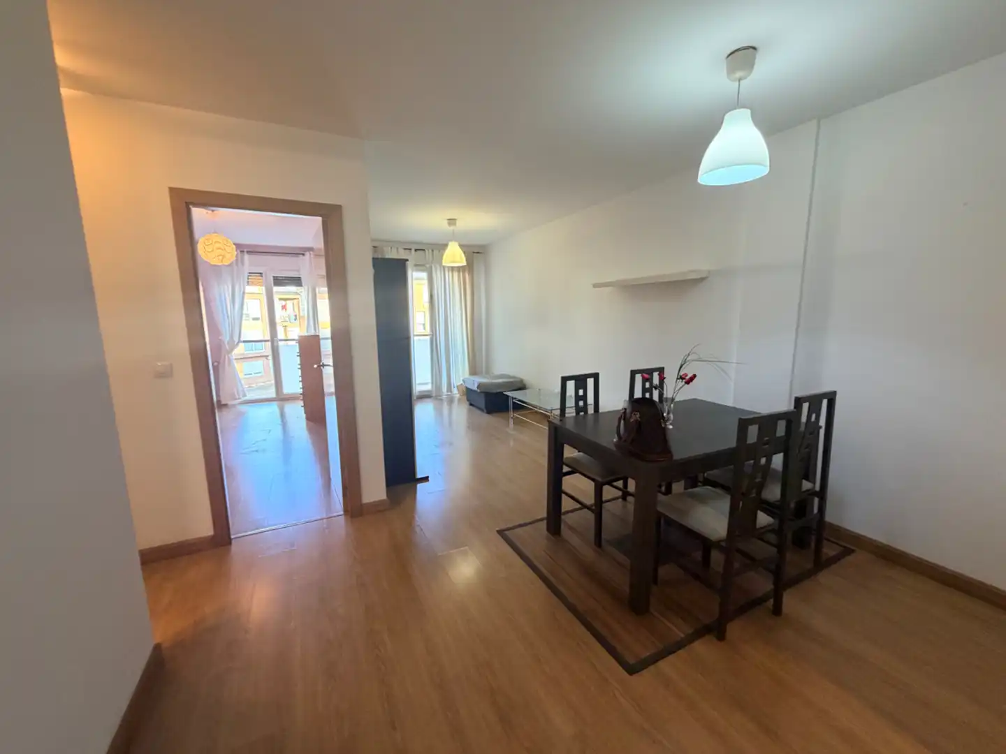 Piso con balcón en venta en Calle de Emilio de Mier 1