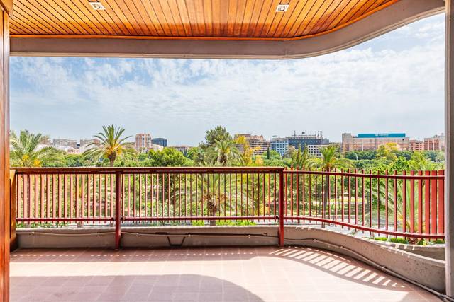 Piso en Venta en Avenida JACINTO BENAVENTE en Gran Via