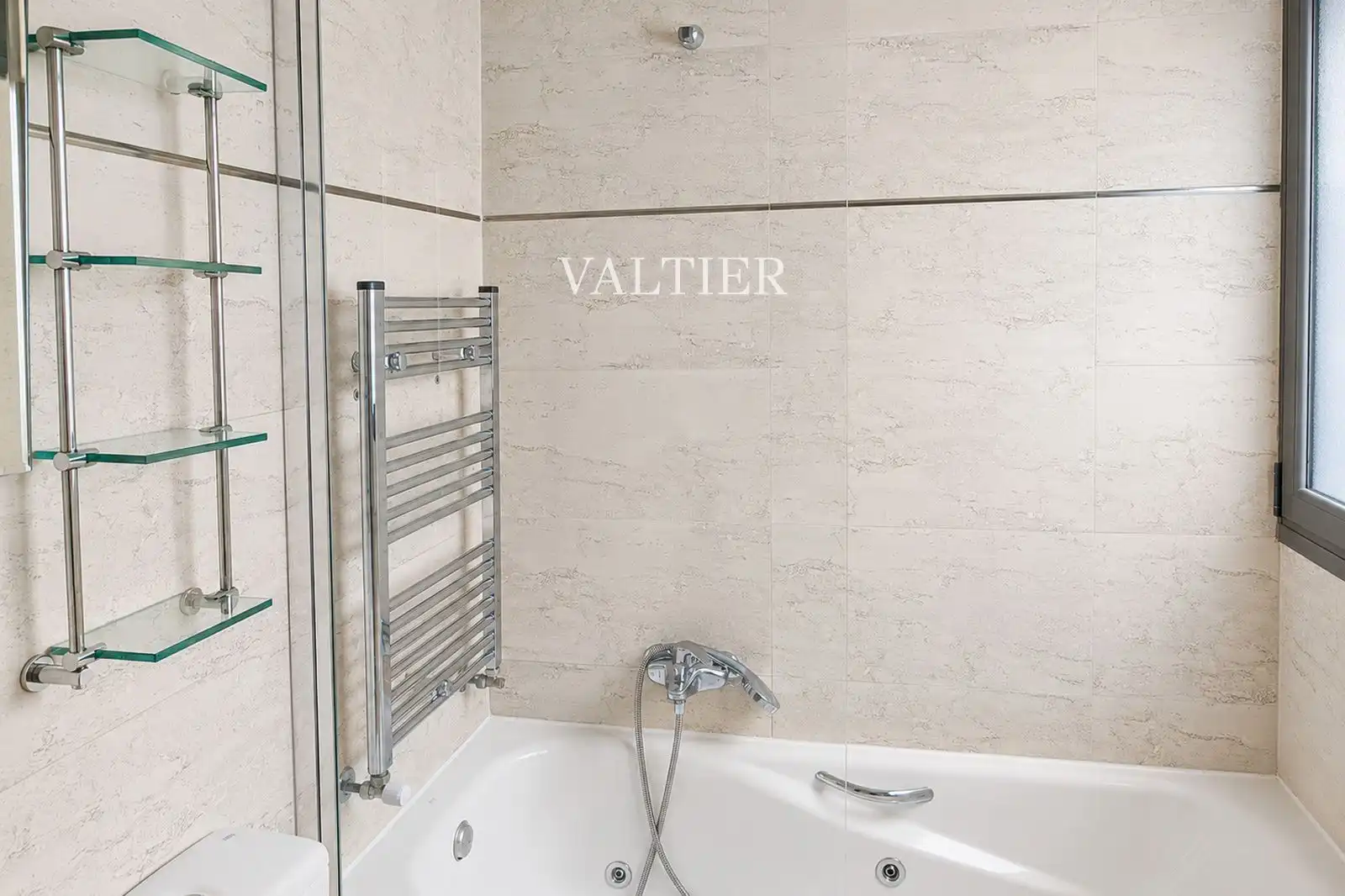 Bathroom of Flat for rent in Madrid  with Air Conditioner, Terrace and Storage room
