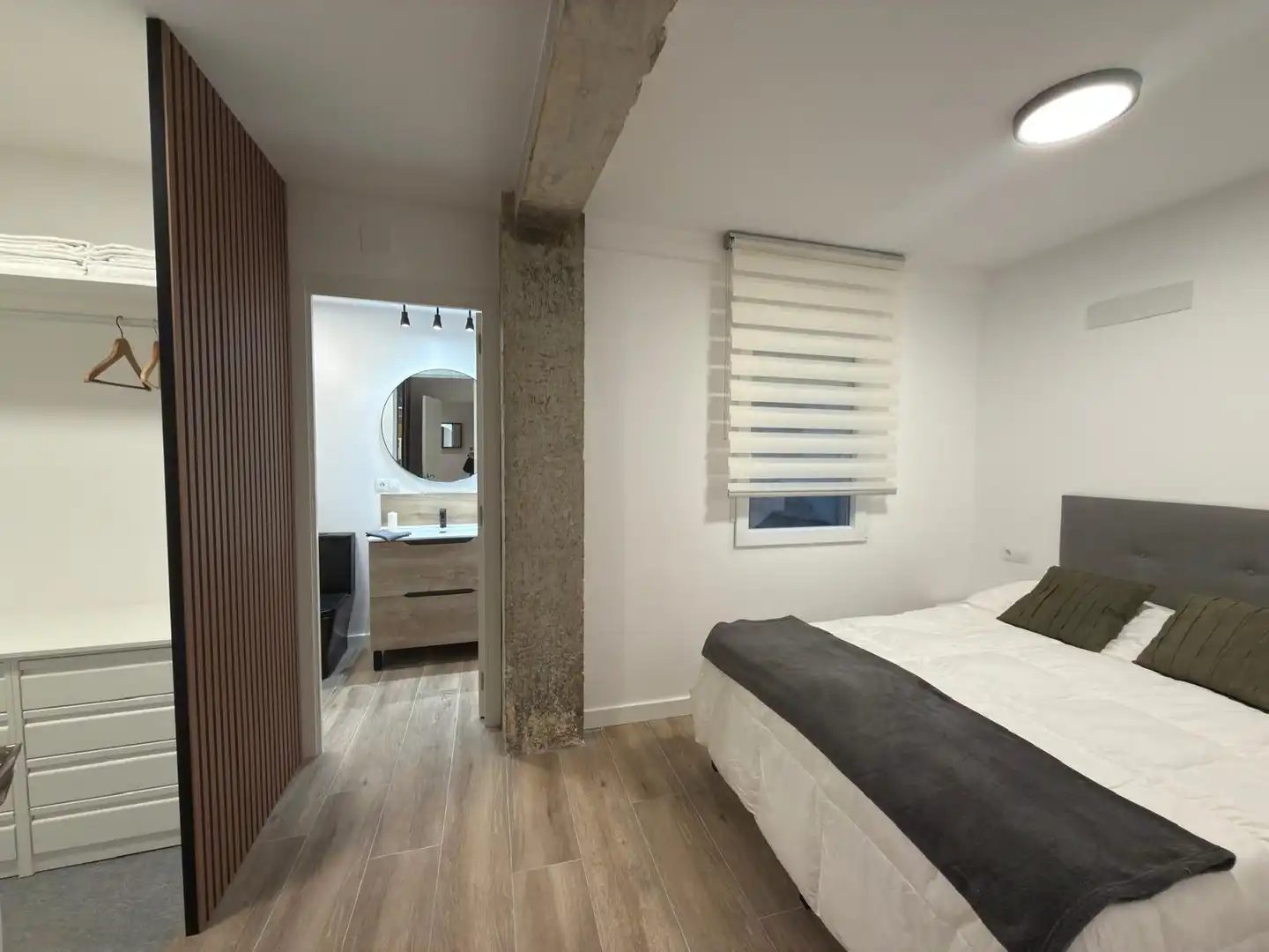 Habitación de Piso en venta en Oviedo  con Amueblado