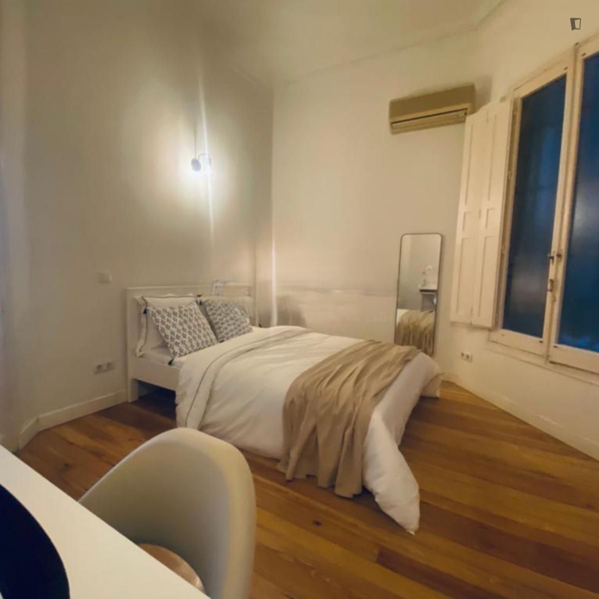 Apartment to share in Recoletos