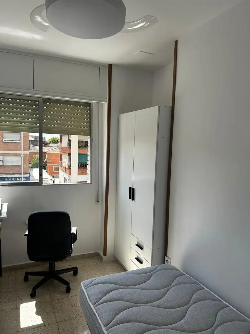 Schlafzimmer von Wohnung zur Miete in Granada mit Klimaanlage, Heizung und Möbliert