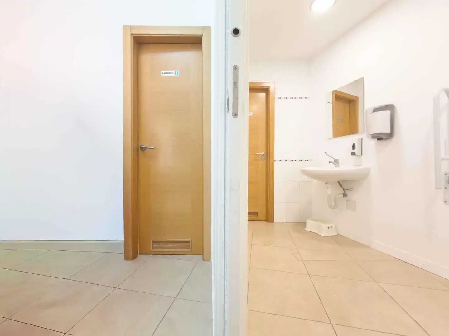 Bathroom of Commercial properties for rent in Güímar