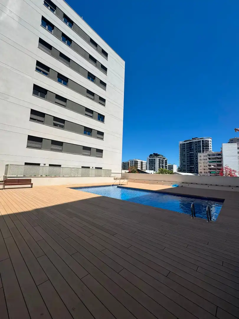 Piscina de Piso de alquiler en Valencia con Aire acondicionado, Calefacción y Parquet