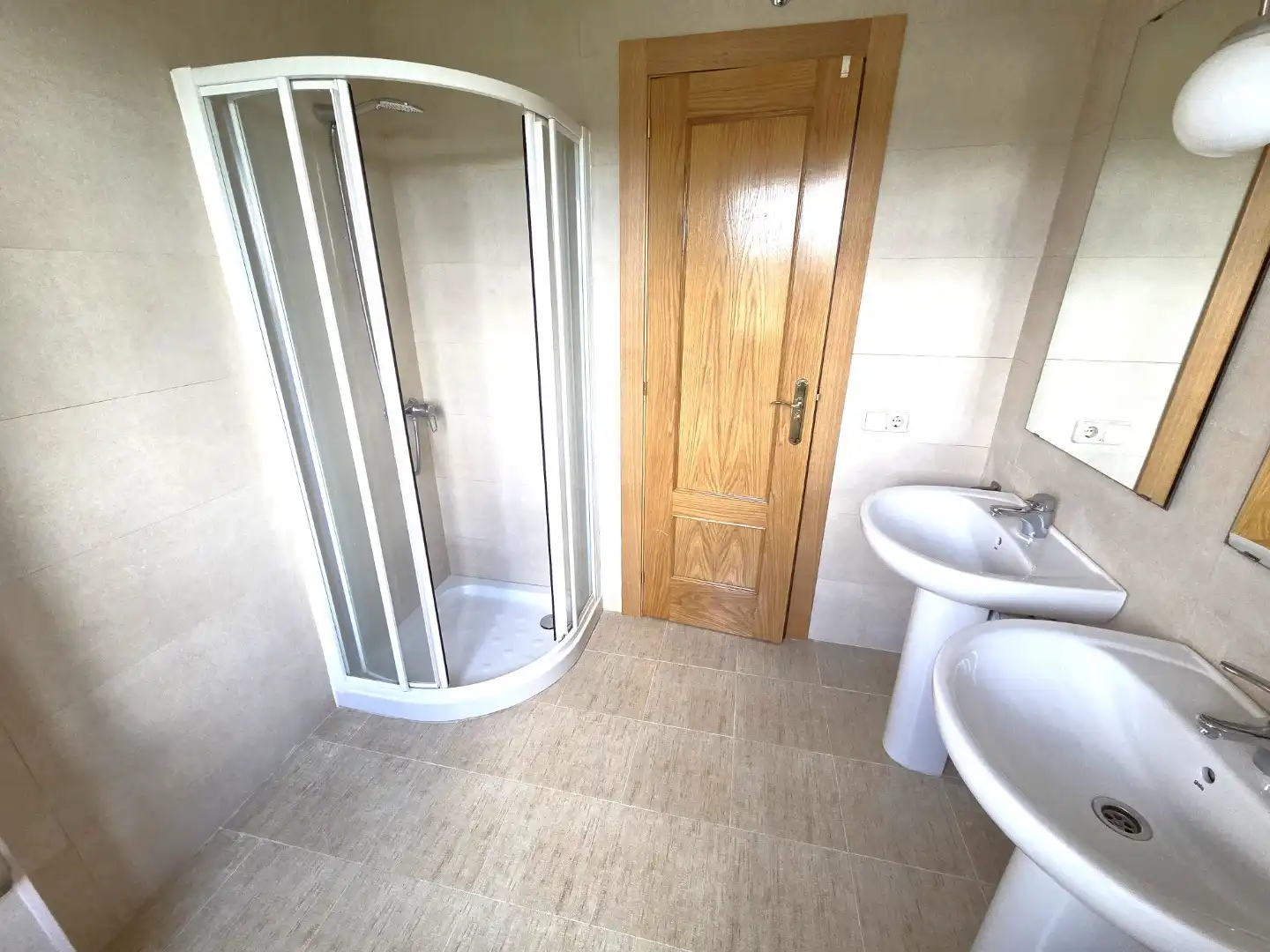 Baño de Casa adosada en venta en Cardeñadijo con Calefacción, Jardín privado y Terraza