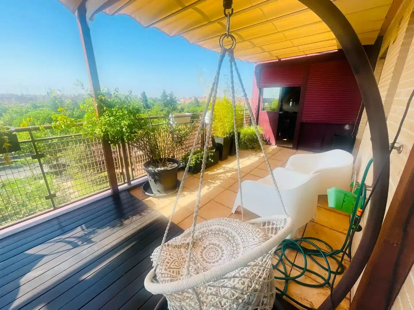 Terraza de Ático de alquiler en  Madrid Capital con Aire acondicionado y Piscina