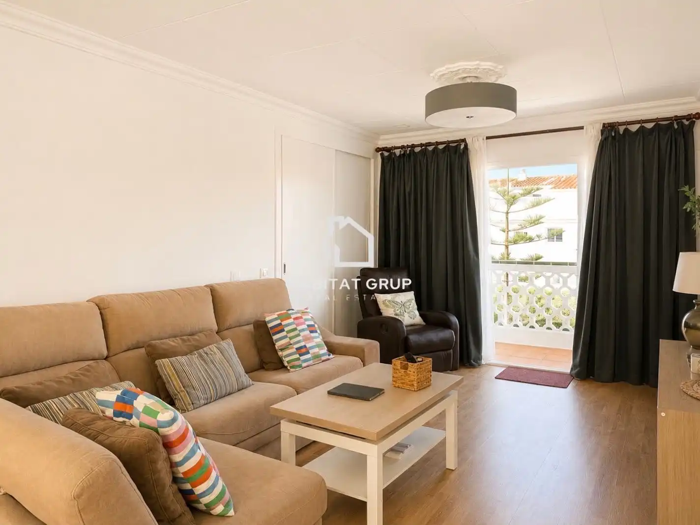 Living room of Flat for sale in Es Castell  with Air Conditioner and Terrace
