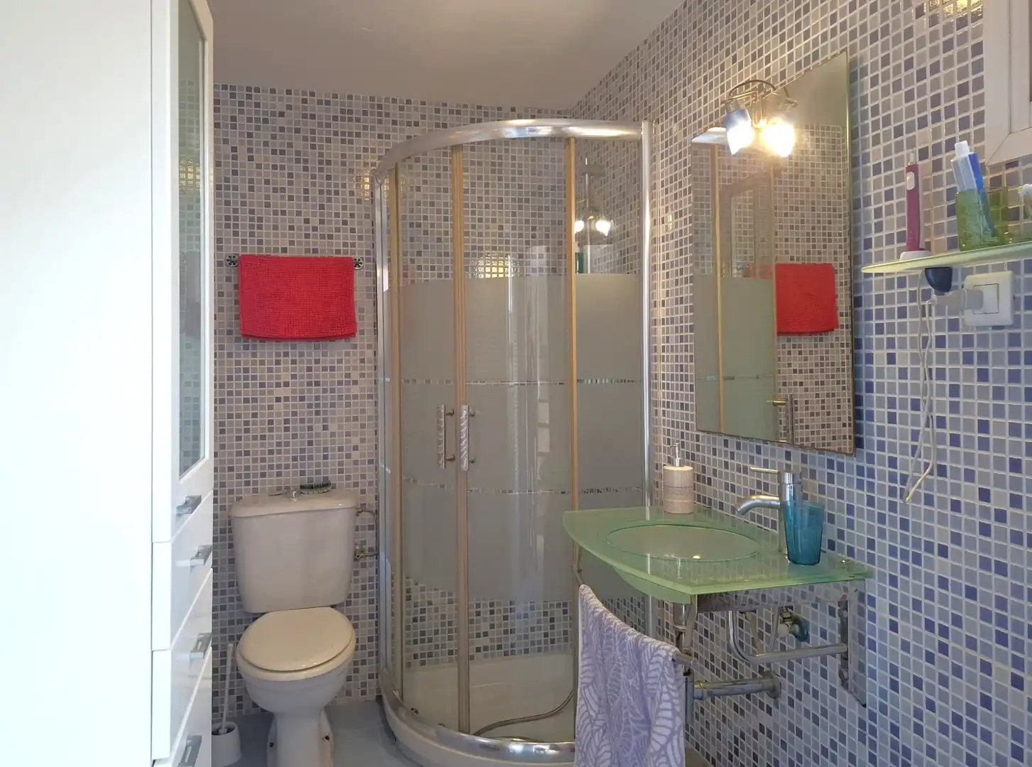 Badezimmer von Einfamilien-Reihenhaus zum Verkauf in Málaga mit Terrasse