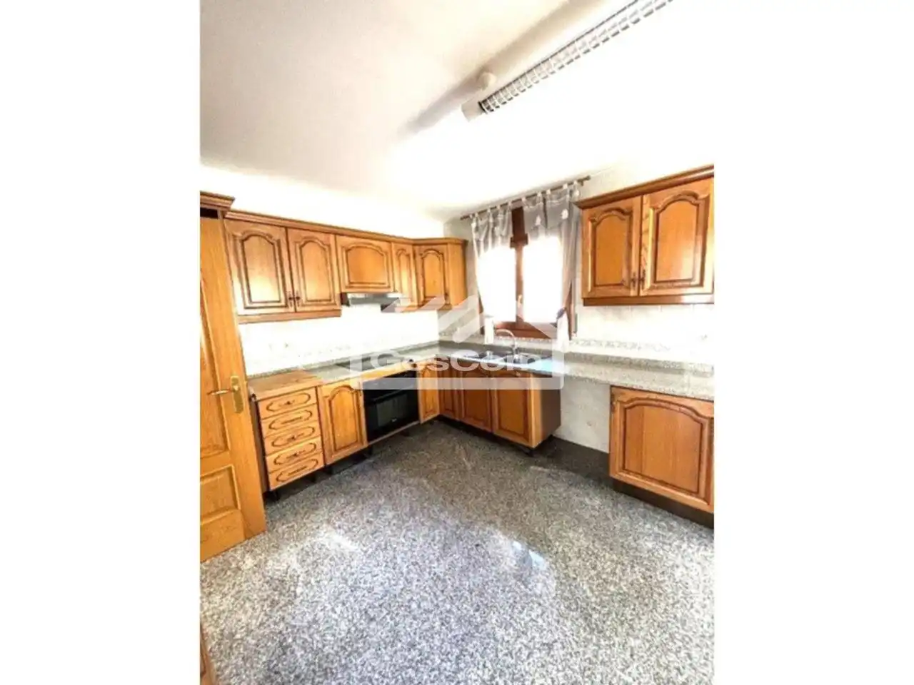 Cocina de Casa adosada en venta en Escaldes – Engordany con Calefacción y Jardín privado