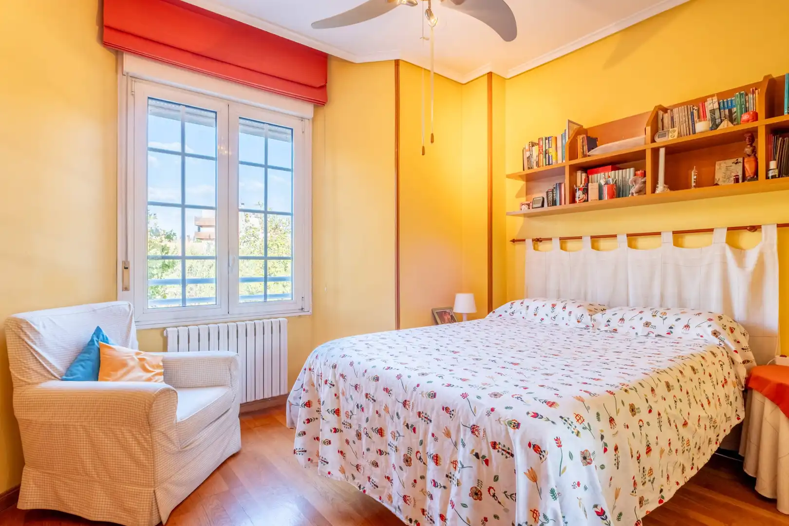 Bedroom of Detached homes for sale in Zaragoza  with Air Conditioner, Heating and Community pool