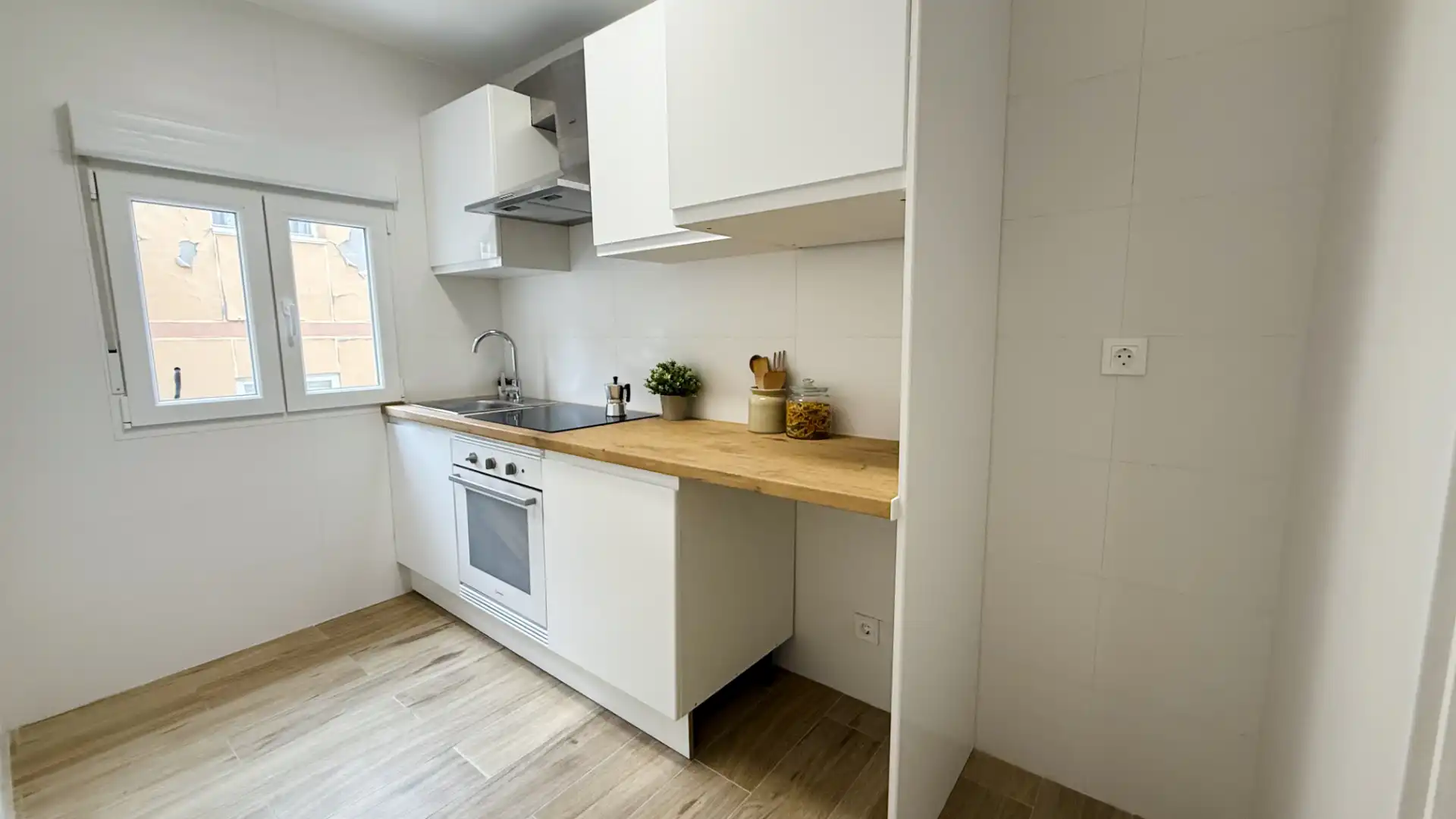 Cuina de Pis en venda en Alcobendas amb Calefacció, Terrassa i Moblat