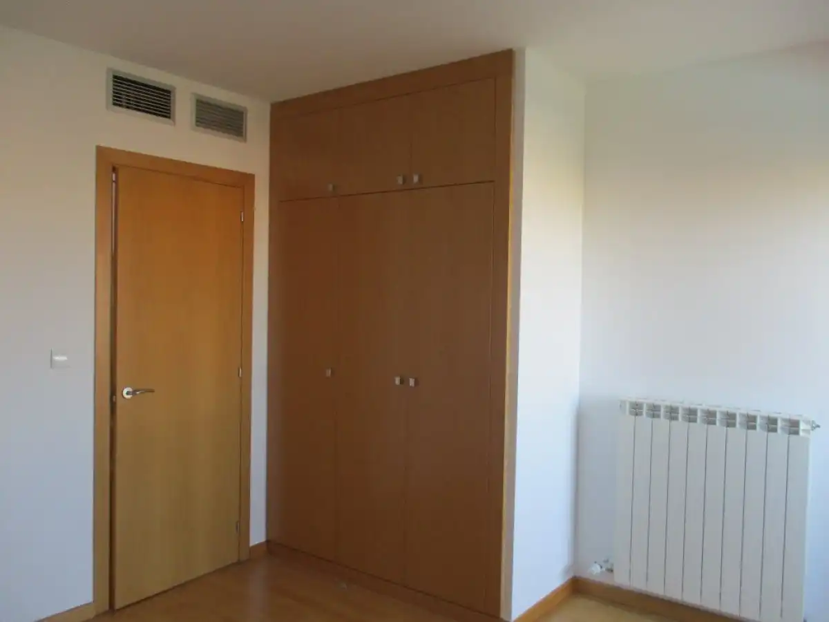 Habitación de Casa adosada en venta en Cuarte de Huerva con Aire acondicionado, Calefacción y Jardín privado