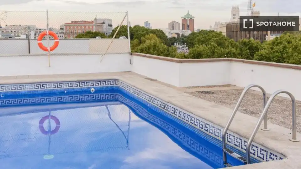 Piso con terraza en alquiler en Centro