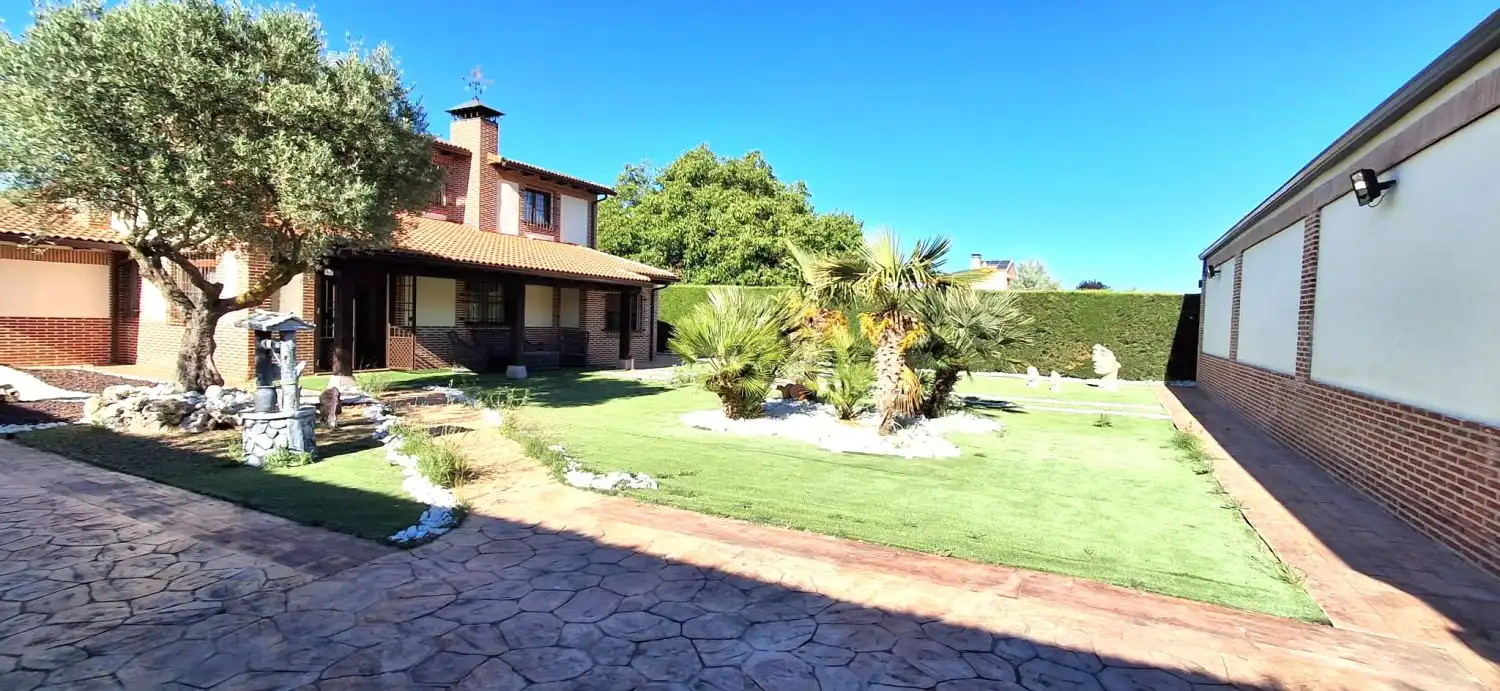 Jardí de Casa o xalet en venda en Villanueva de Duero amb Calefacció, Jardí privat i Traster