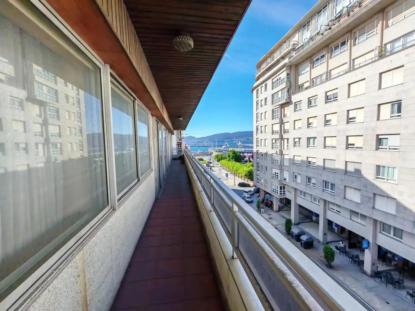 Vista exterior de Piso en venta en Vigo  con Calefacción y Terraza