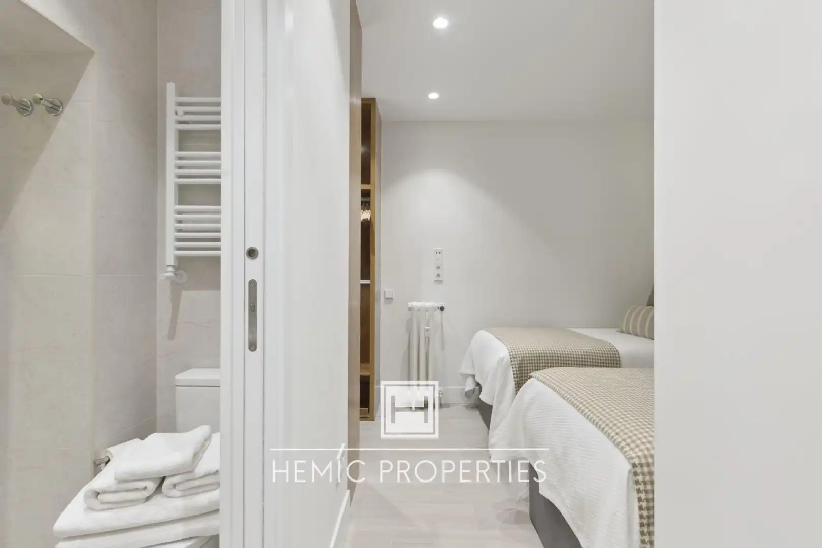 Schlafzimmer von Wohnung zum Verkauf in Madrid mit Klimaanlage, Möbliert und Balkon