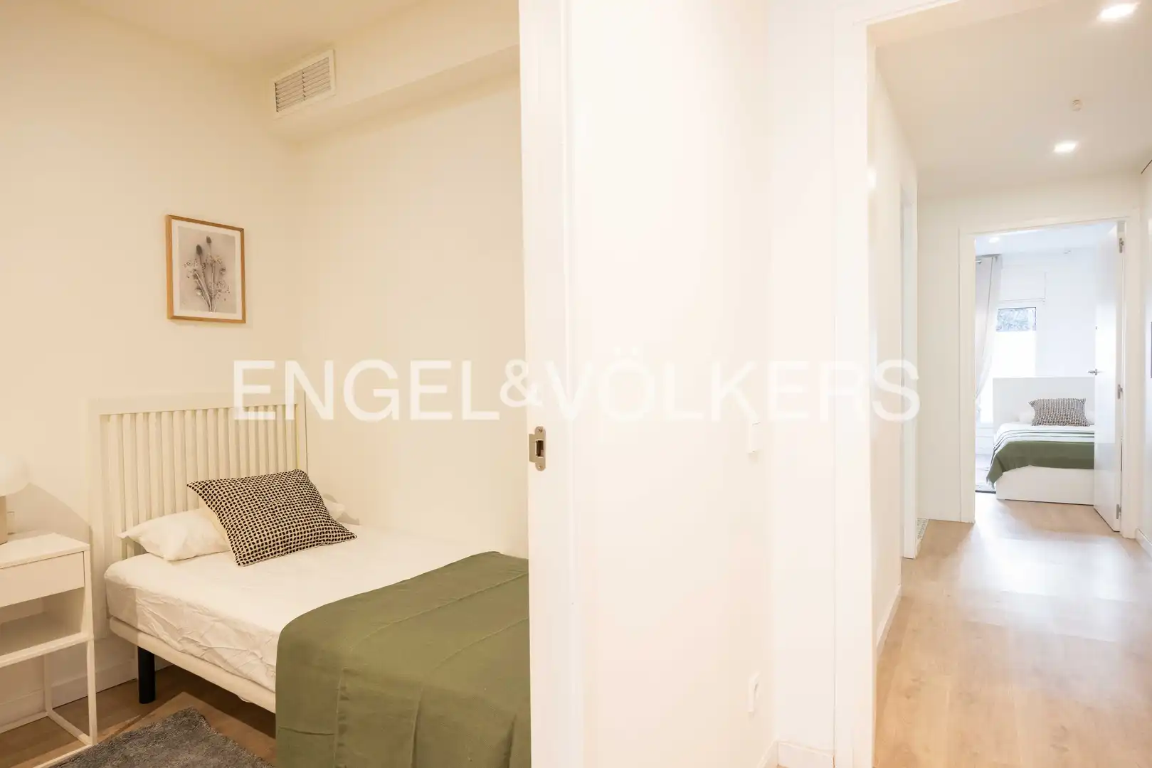 Bedroom of Flat for sale in Barcelona  with Air Conditioner, Heating and Private garden
