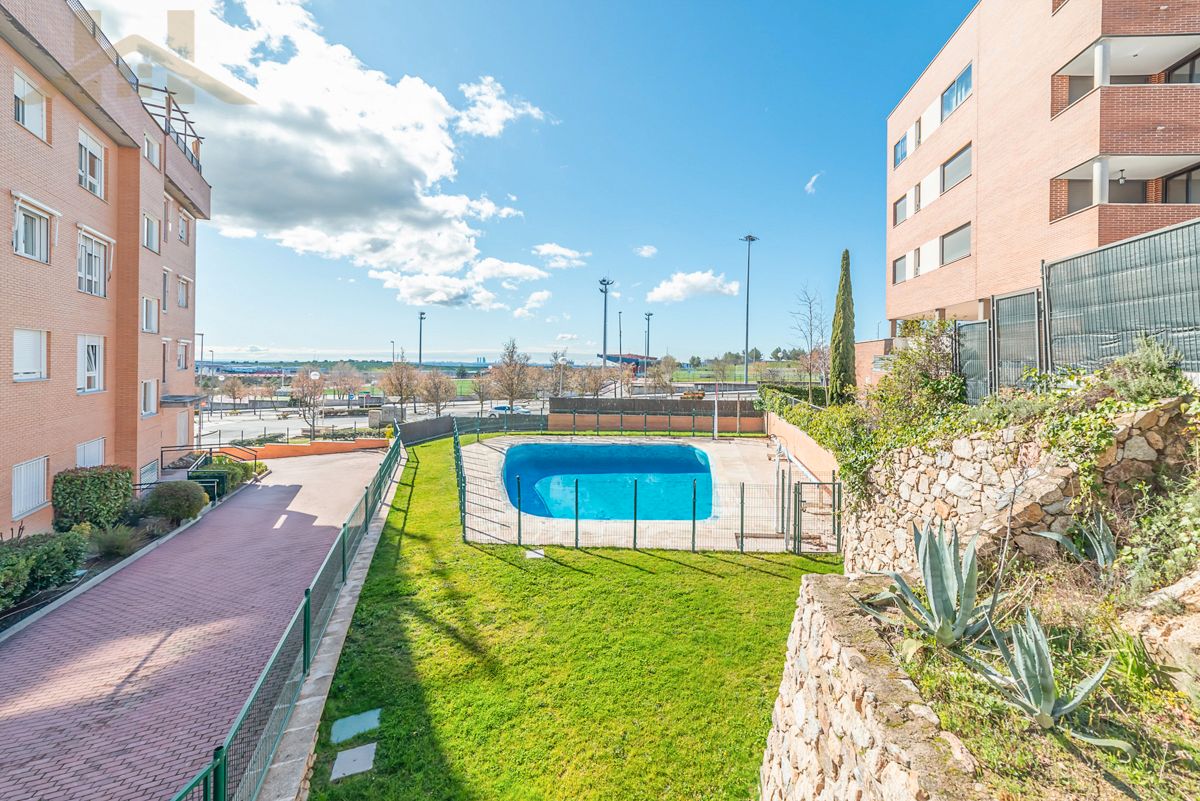 Piscina de Pis en venda en Colmenar Viejo amb Calefacció, Parquet i Traster
