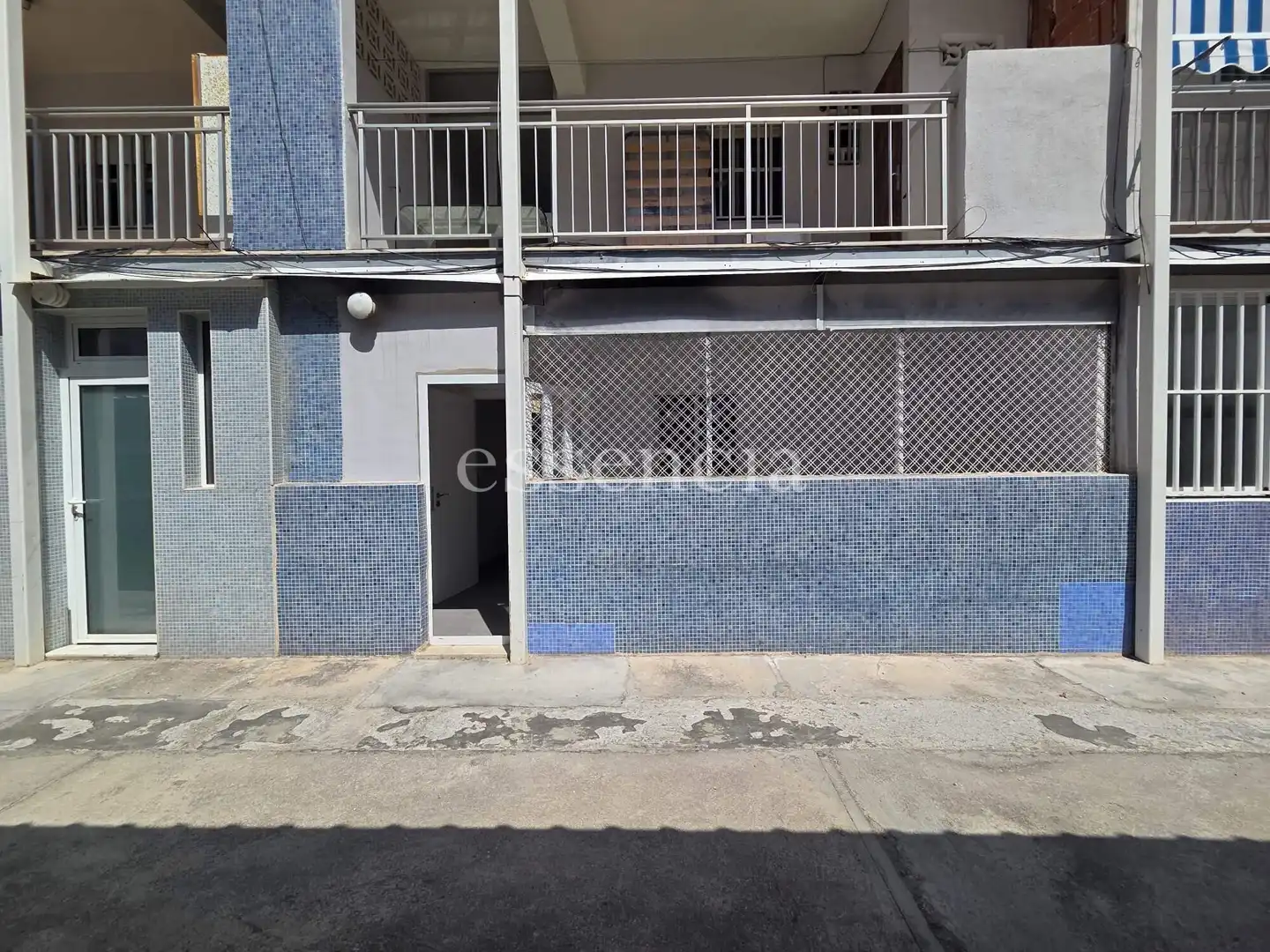 Außenansicht von Wohnungen zum Verkauf in Gandia mit Terrasse