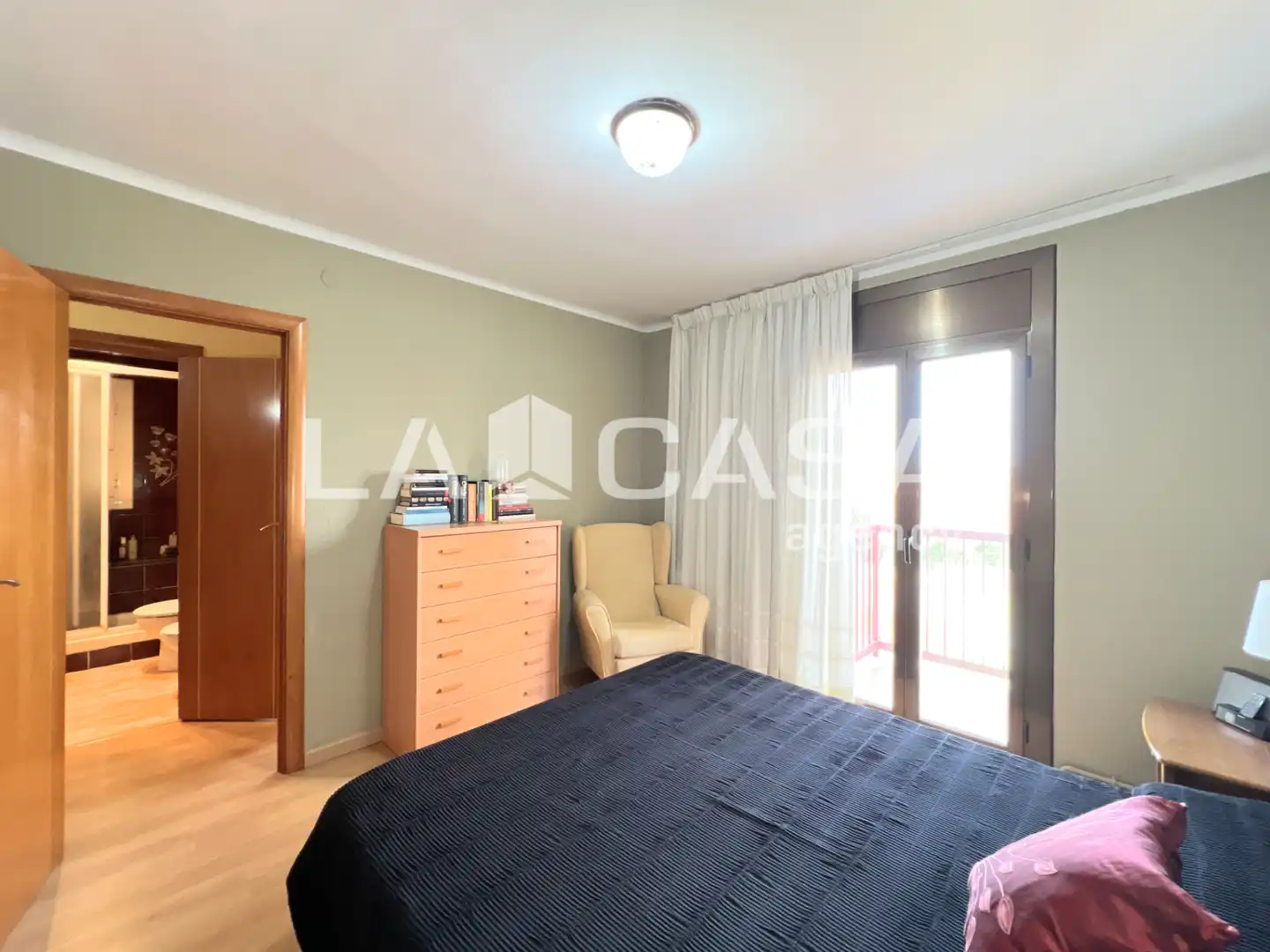 Habitación de Piso en venta en Badalona con Aire acondicionado, Calefacción y Amueblado