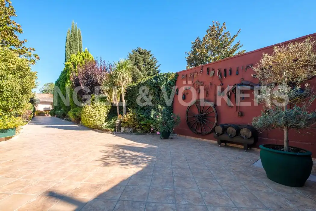 Vista exterior de Casa o xalet en venda en Balaguer amb Jardí privat, Parquet i Piscina