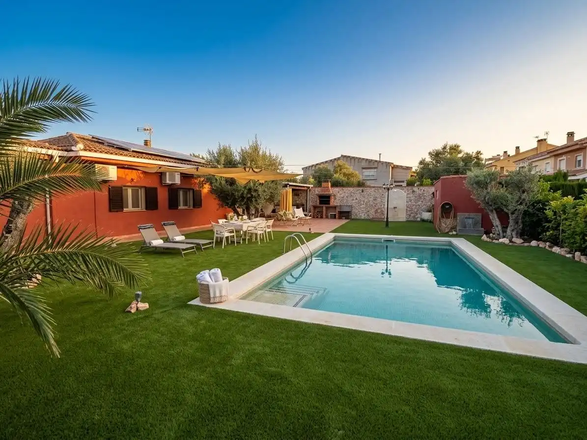 Piscina de Casa o chalet en venta en Fuensalida con Aire acondicionado, Calefacción y Jardín privado