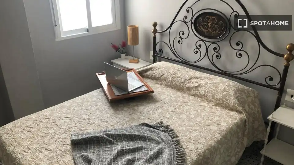 Schlafzimmer von Wohnung zur Miete in Gandia mit Klimaanlage, Heizung und Möbliert