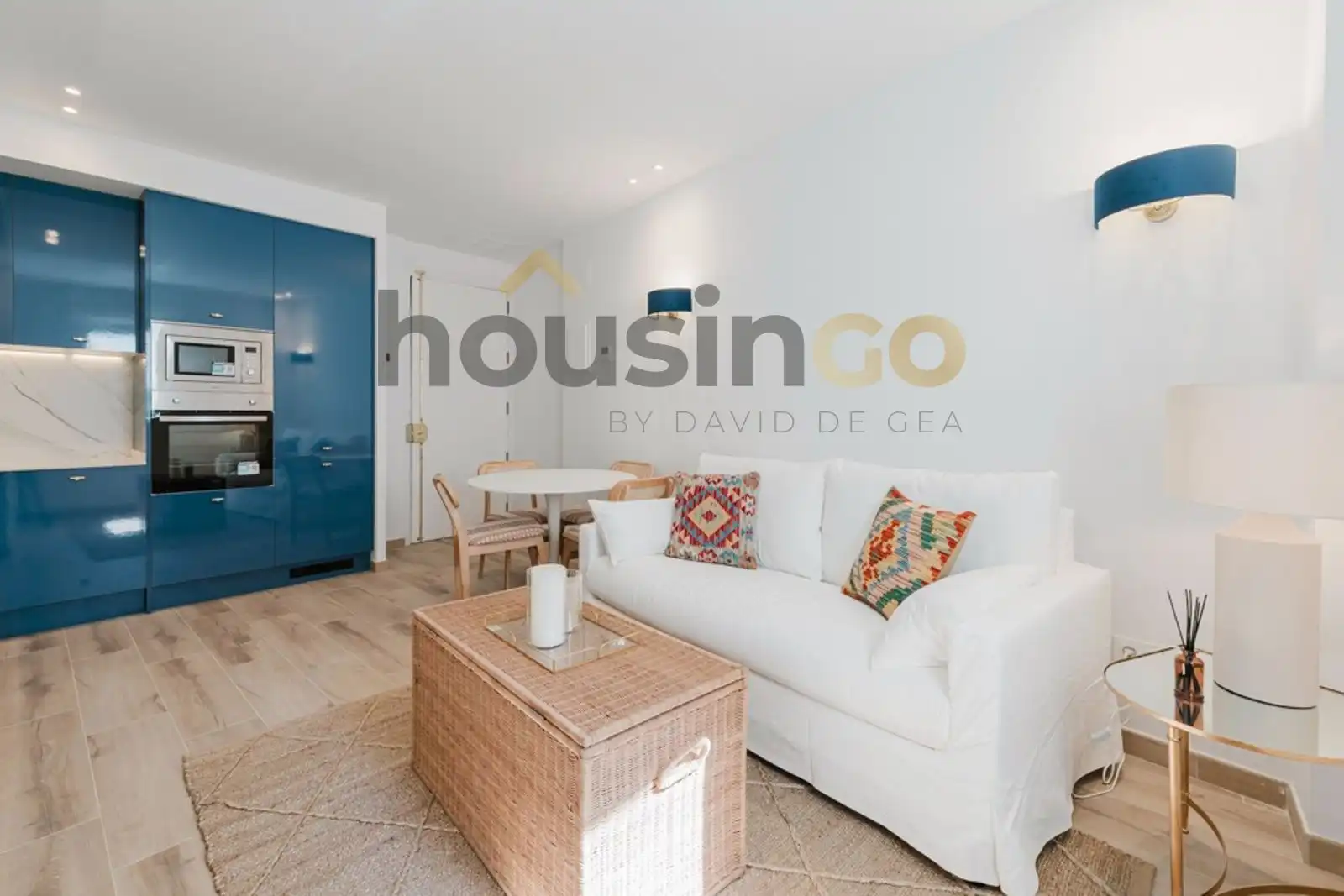 Living room of Flat for sale in Madrid  with Air Conditioner, Heating and Parquet flooring