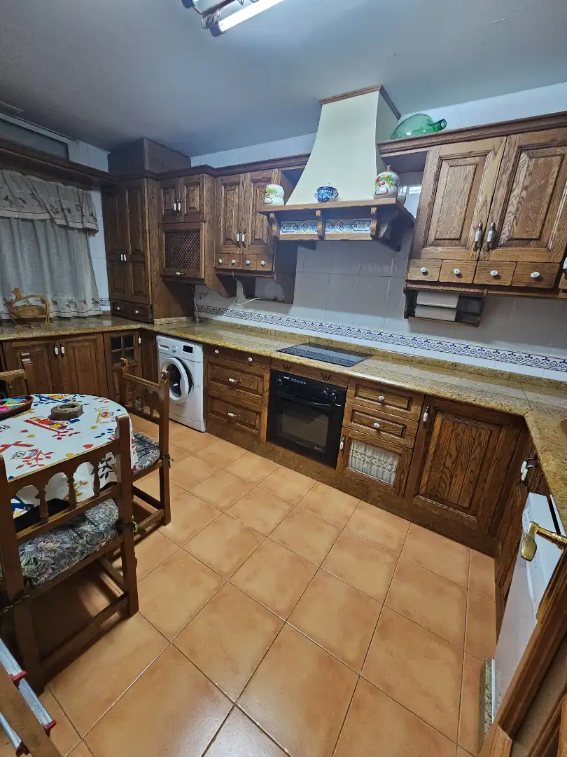Cuina de Pis de lloguer en Coín amb Terrassa, Moblat i Forn
