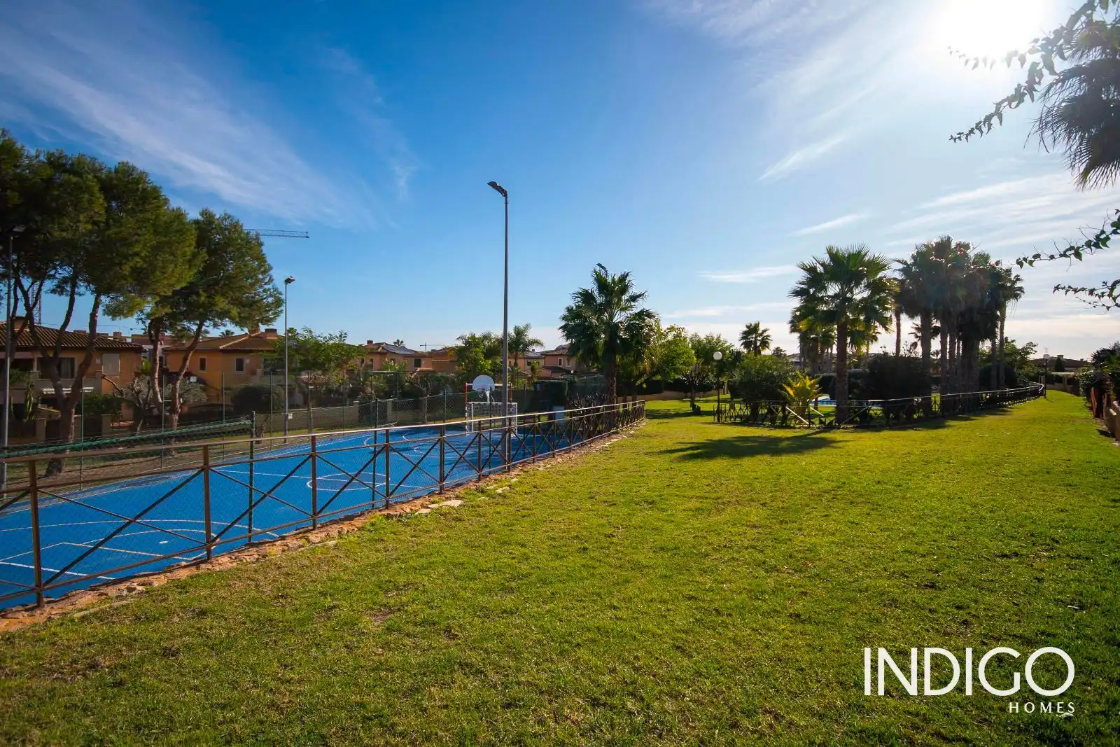 Piscina de Casa adosada en venda en Alicante / Alacant amb Aire condicionat, Jardí privat i Piscina