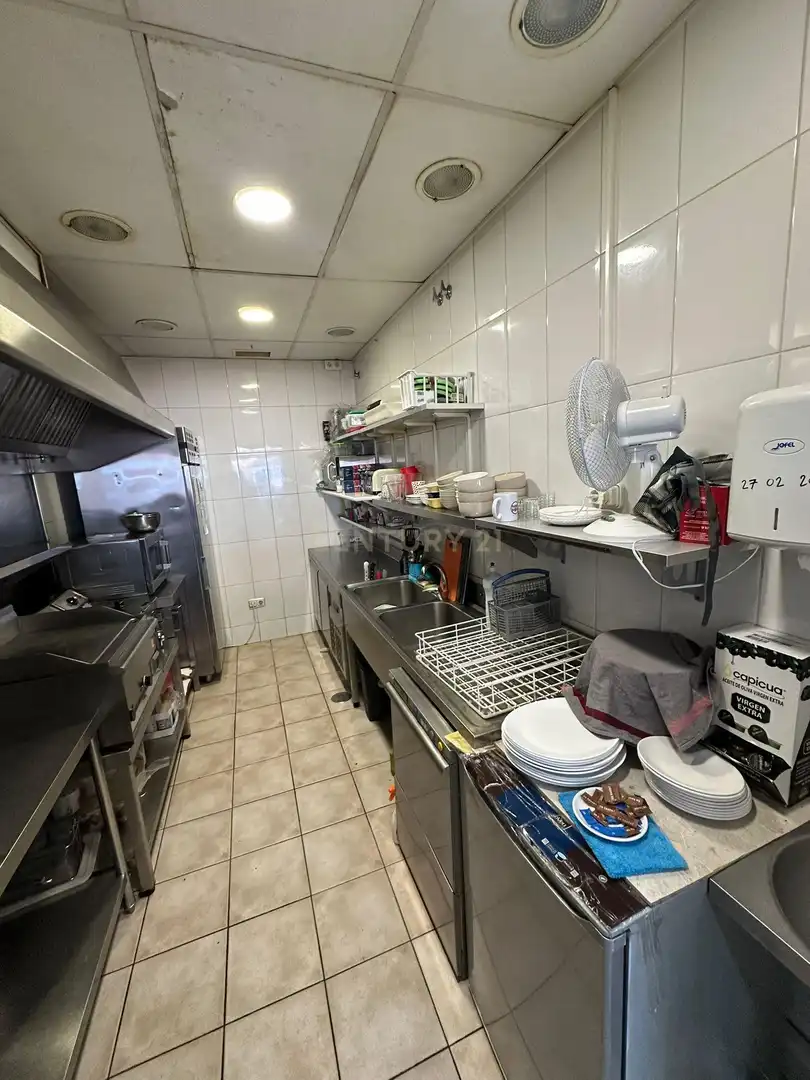 Cocina de Local en traspaso en Fuengirola con Aire acondicionado