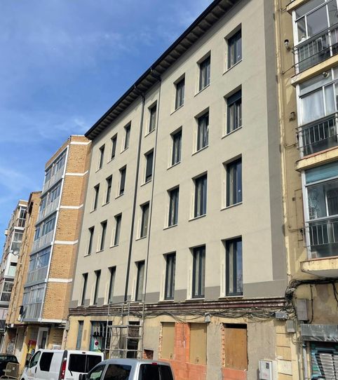 Foto 2 de Apartament en venda a Calle Emperador, San Pedro de la Fuente, Burgos Capital