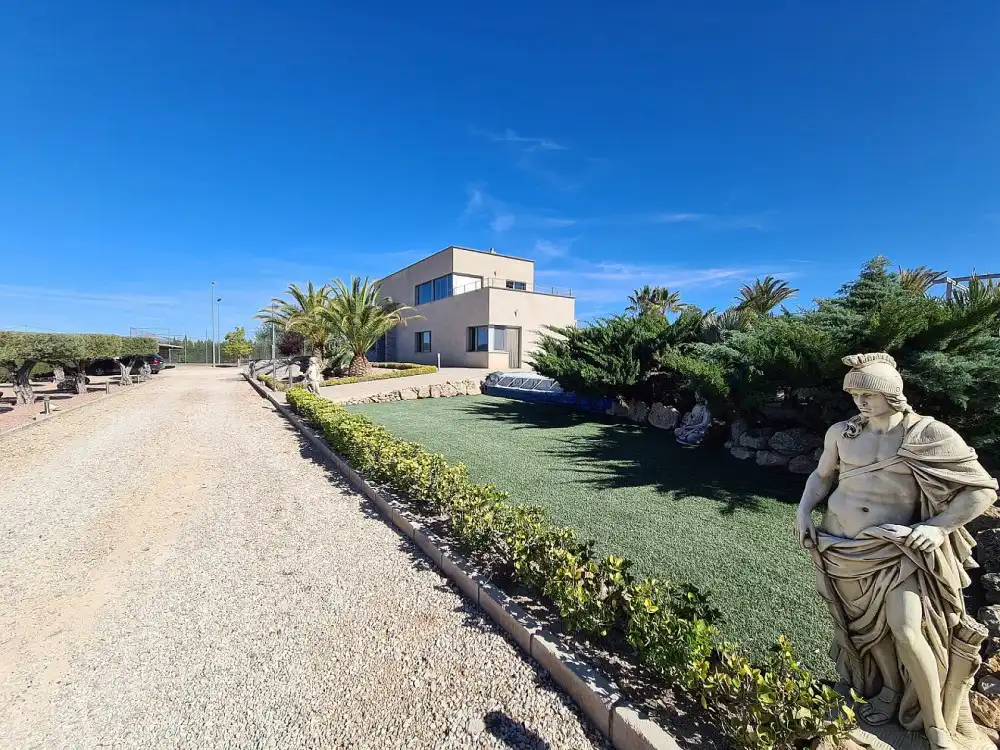 Vista exterior de Casa o xalet en venda en Yecla amb Aire condicionat