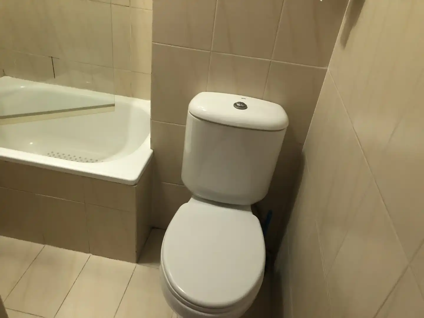 Bany de Pis en venda en Segovia amb Calefacció i Balcó