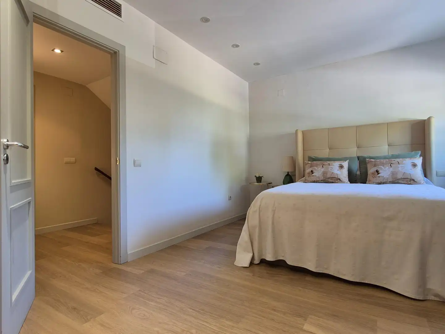 Habitación de Casa adosada de alquiler en Alcalá de Guadaira con Aire acondicionado, Calefacción y Jardín privado