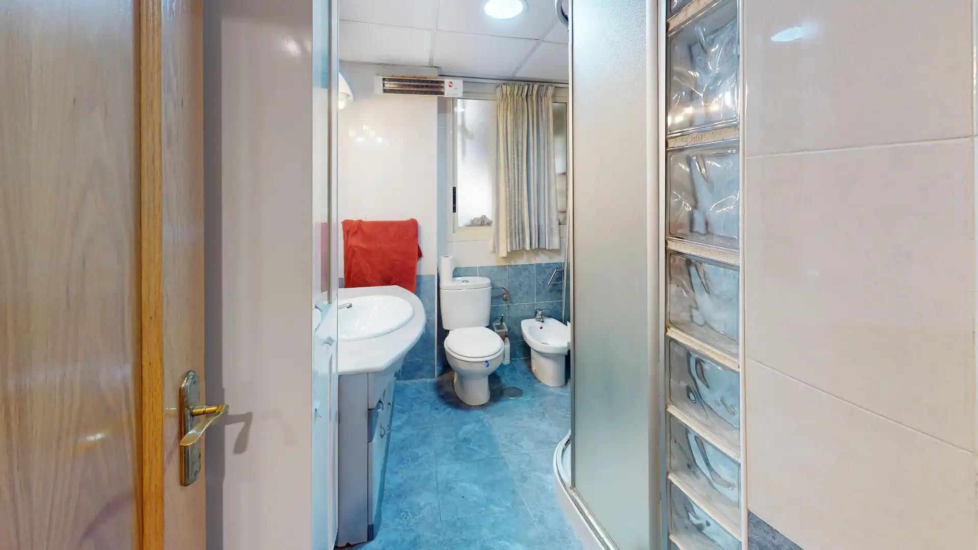 Baño de Piso en venta en Alicante / Alacant con Aire acondicionado, Calefacción y Terraza