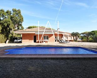 Vista exterior de Casa o xalet en venda en Sant Vicenç de Montalt amb Calefacció, Traster i Piscina