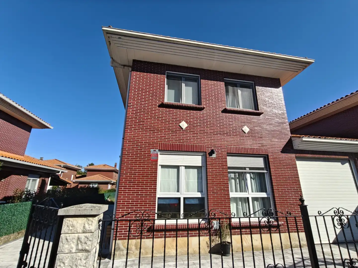 Exterior view of Houses for sale in Hazas de Cesto  with Terrace and Balcony