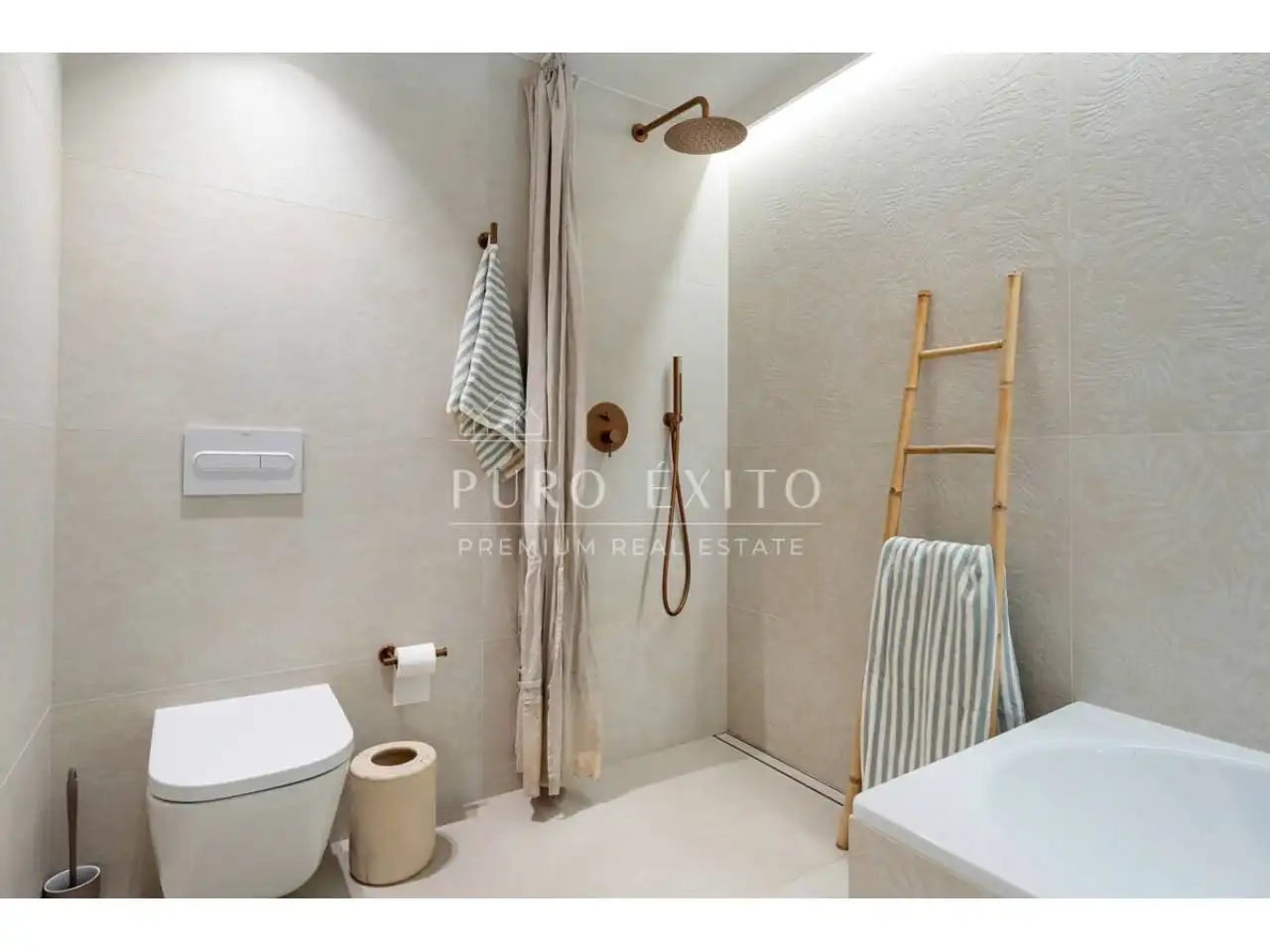 Badezimmer von Haus oder Chalet zum Verkauf in Cambrils mit Heizung, Privatgarten und Terrasse