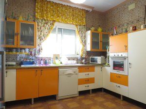 Kitchen of House or chalet for sale in Dos Hermanas  with Air Conditioner, Private garden and Terrace
