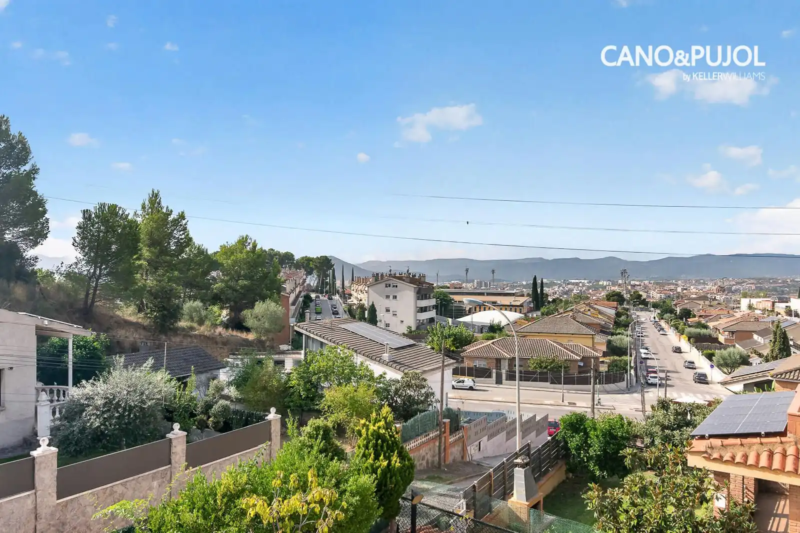 Exterior view of Houses for sale in Ca n'Oriol