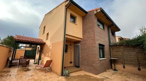 Foto 3 de Casa adosada en venda a Pioz, Guadalajara