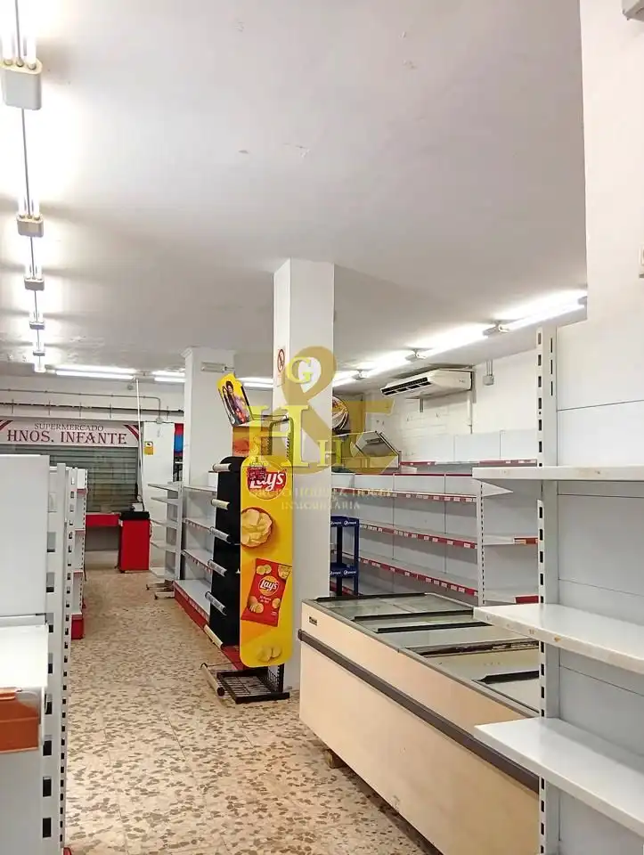 Local comercial en venta en Ayuntamiento - Barrio Alto, imagen 5