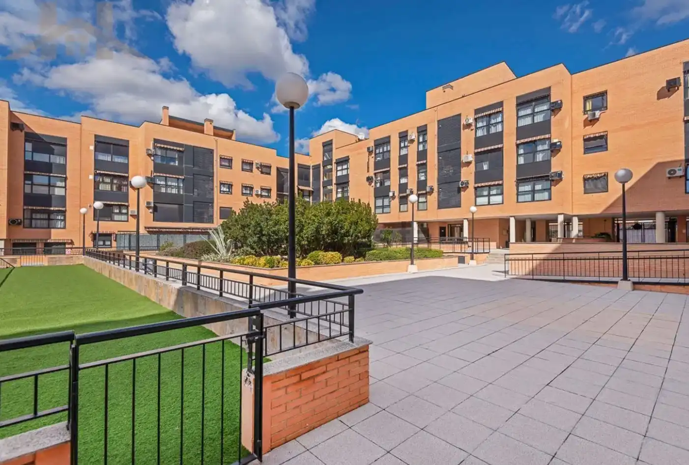 Vista exterior de Piso en venta en Leganés con Aire acondicionado, Calefacción y Trastero