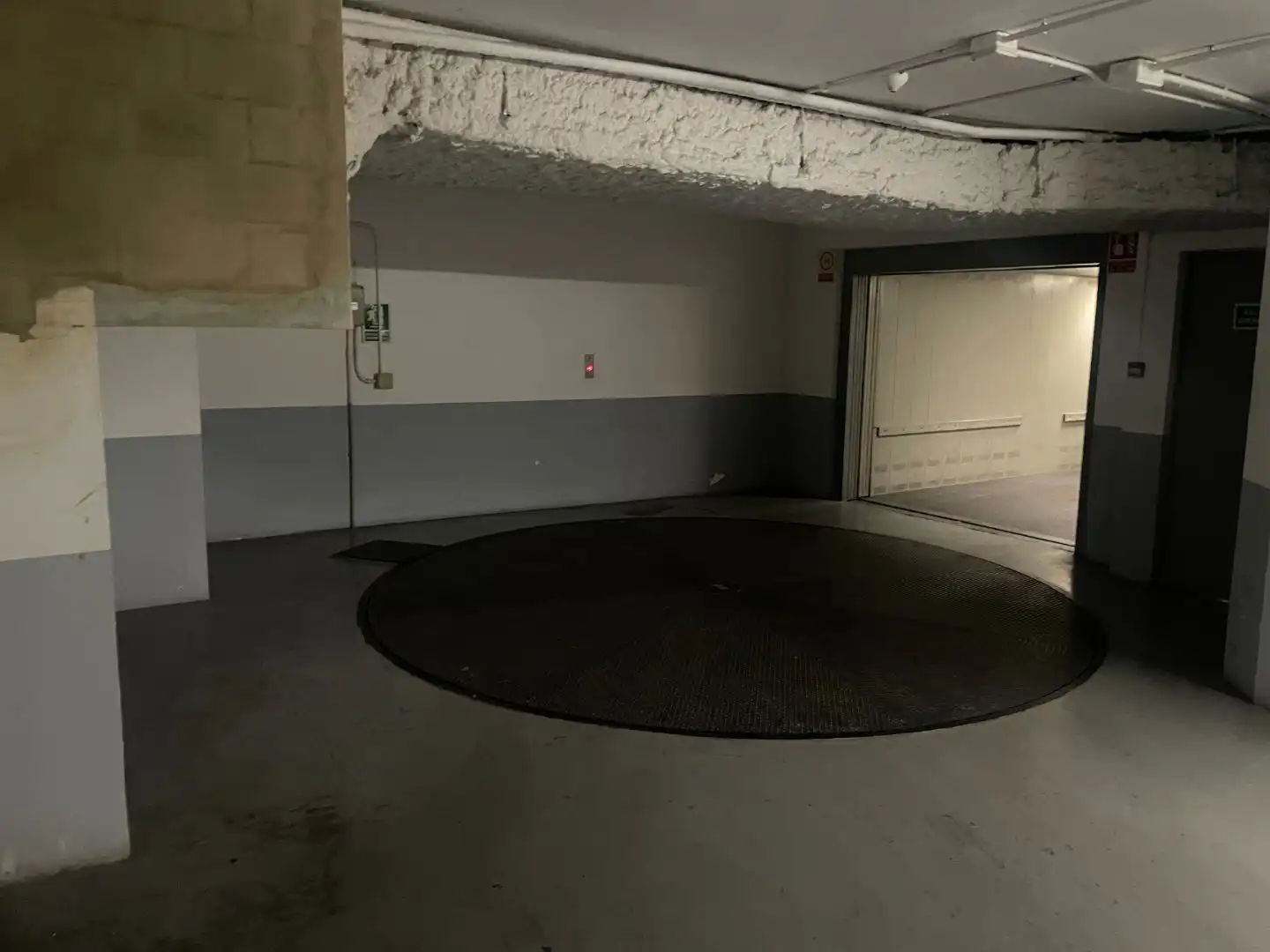 Garage zur Miete in Valencia mit Alarm