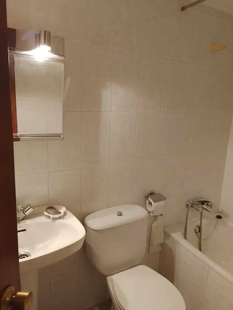 Bathroom of Houses for sale in Madrigal de la Vera  with Heating