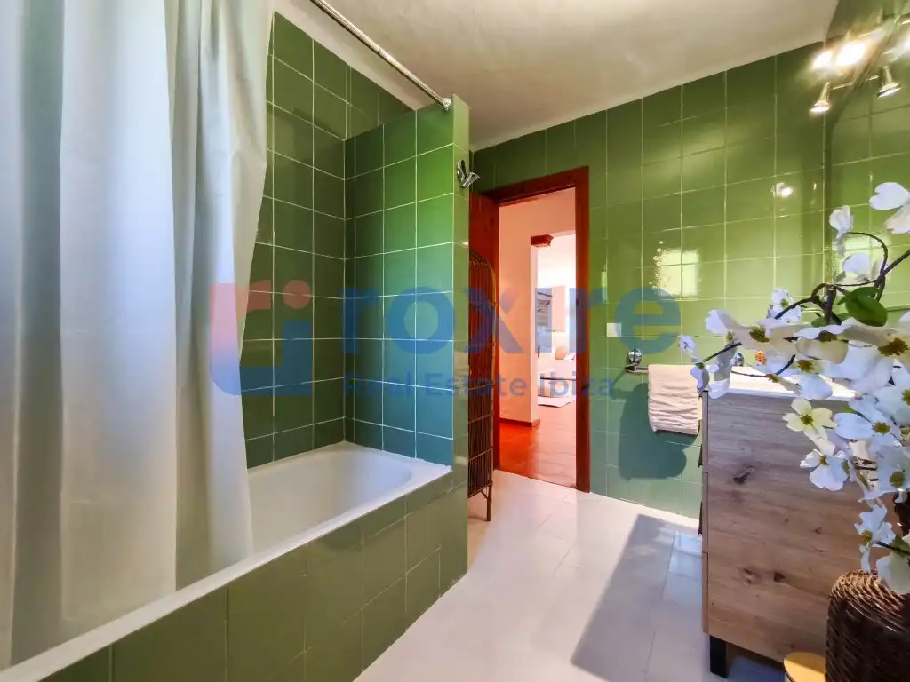 Baño de Casa o chalet de alquiler en Sant Antoni de Portmany con Jardín privado, Terraza y Piscina